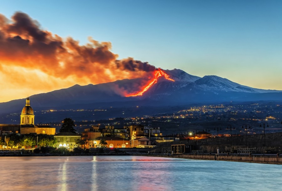 Qu'est-ce qui rend l'etna, un volcan si unique ?