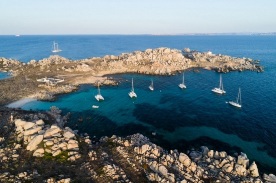 Où prendre le bateau pour aller aux îles Lavezzi ?