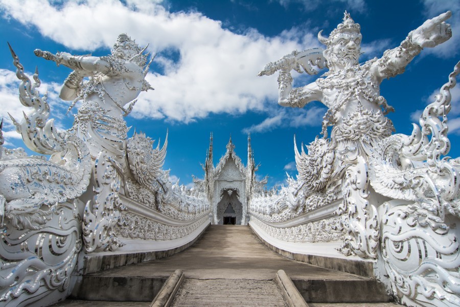 Quelle est l’histoire du Wat Rong Khun en Thaïlande ?