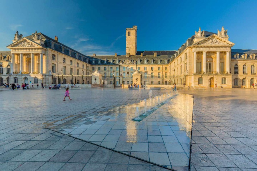 Découverte de Dijon : un voyage à travers l'histoire et la gastronomie